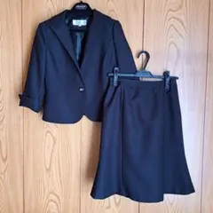 黒 スーツセット ボタン付きジャケット フレアスカート