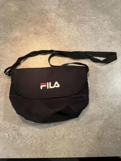 FILA フラップ付きショルダーバッグ 黒
