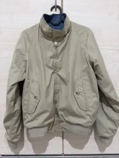 ベージュ ジップアップジャンパー