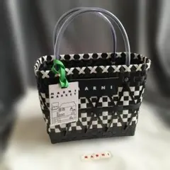 ほぼ未使用♪ MARNI 編み込み チェック柄 かごバッグ アイボリー ブラック ほぼ未使用♪ MARNI 編み込み チェック柄 かごバッグ アイボリー