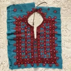 最終価格　パキスタン刺繍&ミラー装飾♪ ヴィンテージ布　額装やバンドメイド材料に