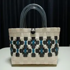 Item thumbnail for item 15cd28b5-0cd3-4f56-815f-821b8a3388ae