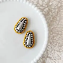 シンプル シルバーしずく オレンジイエロー ビーズ刺繍 ピアス/イヤリング