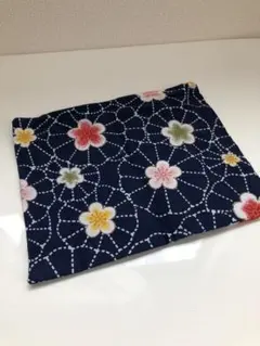 和柄　花柄　ファスナー付き　ポーチ