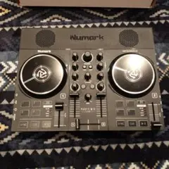 Item thumbnail for item 40df0d05-5ea5-46cb-b3dd-0aecda16a01d