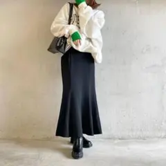 黒のマーメイドフレアスカート