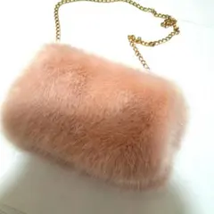 ピンクファーショルダーバッグ ゴールドチェーン付き