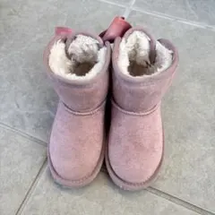ピンク リボン付き ムートンブーツ