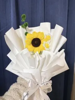 Fuzzy wire bouquet for your love ones