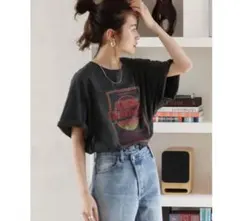 Ungrid アングリッド　ヴィンテージ風 Tシャツヴィンテージ風 プリントのサムネイル
