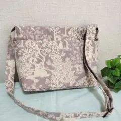 Item thumbnail for item bb84bcf9-d9d9-457d-980d-22e3ce14dea6