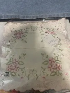 ジュプレ　je plais 花柄刺繍ティッシュボックスカバー