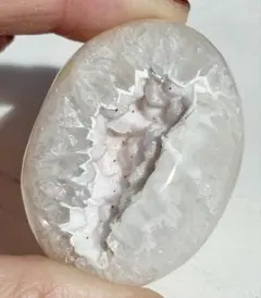 《二回結晶・虹》シュガージオード水晶　卵　ドゥルージー結晶