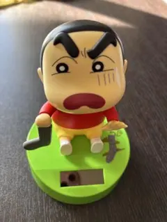 ☆最終値下げ☆　クレヨンしんちゃん ソーラー フィギュア