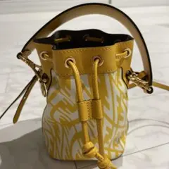 Fendi モントレゾール　イエロー
