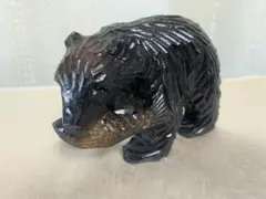クマの彫刻 魚を持つ　プラスチック製