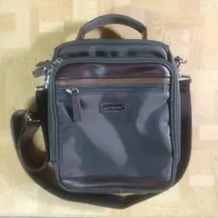 Golden Bear ショルダーバッグ ダークグリーン
