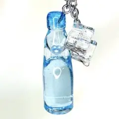 19シュワシュワラムネと氷のキーホルダー