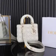 Dior ホワイト キルティング ショルダーバッグ