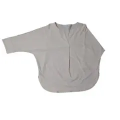 グリーンレーベル　ベージュ 3/4袖 Vネック シャツ