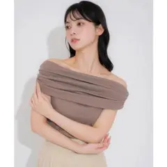 【美品】Noela オフショルドレープカットソーのサムネイル