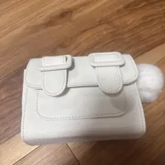 ホワイトショルダーバッグ