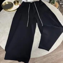 ブラック ワイドパンツ