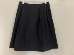インディヴィ INDIVI 40 タックフレアスカート 濃紺 usedのサムネイル