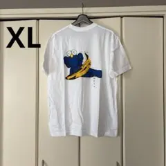 ユニクロ　カウズ　セサミストリートTシャツ