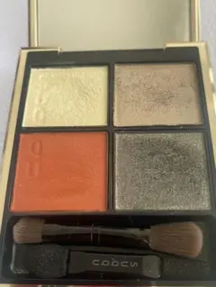 SUQQUシグネチャーカラーアイズ　111 月輝夜