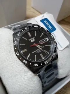 SEIKO【漆黒の稲妻】自動巻き　海外モデル SNKE03KC メンズ ブラック