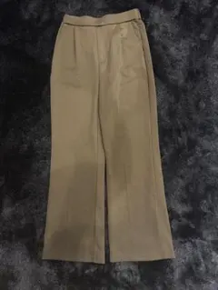ベージュ ワイドパンツ