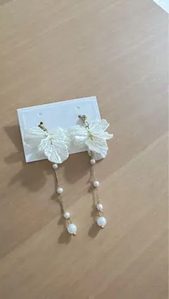花びら ピアス パール シェルフラワーロングピアス アクセサリー結婚式 両耳