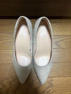 【美品】GU 22.5cm マシュマロパンプス ポインテッドトゥ ベージュのサムネイル