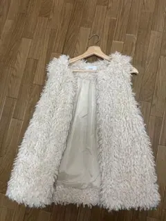 Discoat アイボリー ノースリーブファーコート