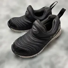 NIKE ダイナモフリー ブラック スニーカー　20cmのサムネイル