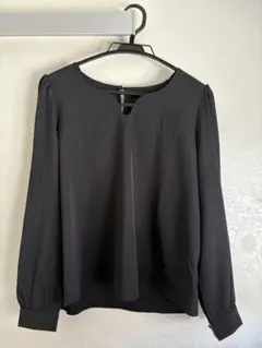 キーネックプルオーバーシャツブラウスのサムネイル
