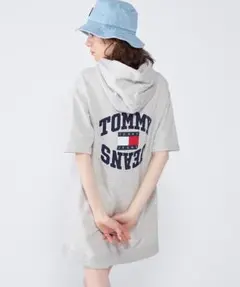 TOMMY JEANS◎フード付きグレーパーカー ワンピース
