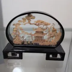 中国伝統工芸品】コルク彫刻 軟木画 置物 楼閣山水風景 ガラスケース