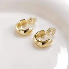 イヤリング ノンホールピアス ゴールド イヤーカフ シンプル 大人 アクセサリー