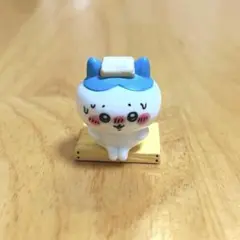 びっくらたまご　ちいかわ　～サウナとアイス〜　ハチワレ