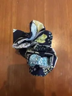 布製シュシュ ネイビー系柄