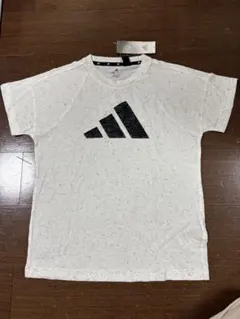 新品アディダス Tシャツ 半袖 Tシャツ 160cm 定価2690円