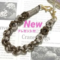 ❤️New❤️ パラコード　お花のスマホストラップ　バッグチャーム　プレゼント付♡