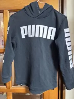 PUMA ブラック パーカー フード付き 130cm