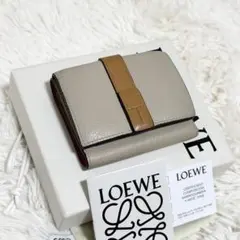 【美品】LOEWE ロエベ 三つ折り財布 バーティカルウォレット　アナグラムのサムネイル