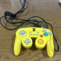 HORI クラッシックコントローラーSwitch ピカチュウ　ホリ