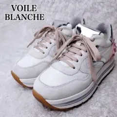 希少カラー✨VOILE BLANCHE スタッズ付き ホワイト/ピンクスニーカーのサムネイル
