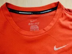 Nike Dri-FIT ランニングシャツ オレンジ