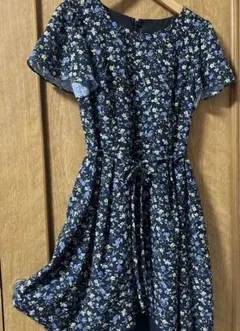 Debut de Fiore ネイビー花柄フレアワンピース　半袖